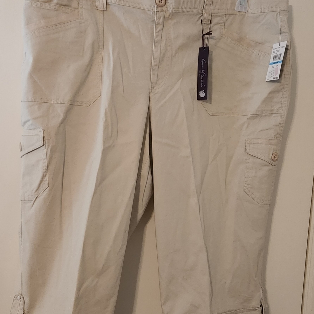 Gloria Vanderbilt walking shorts
